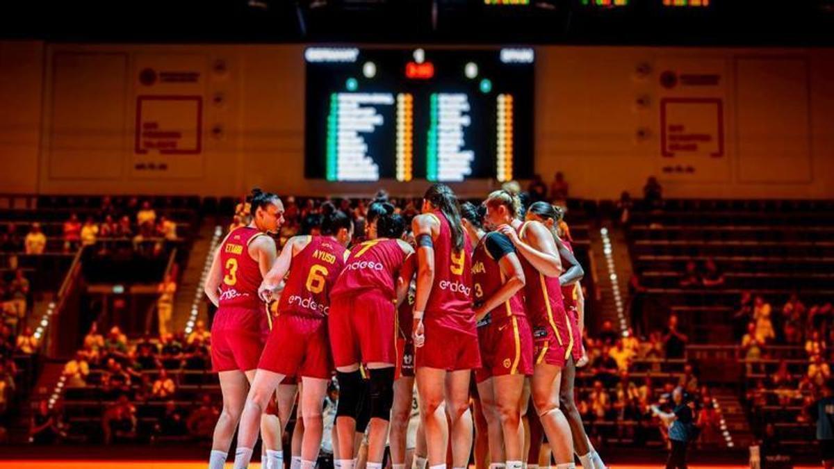 Las jugadoras de la selección española, momentos antes del partido frente a Alemania.