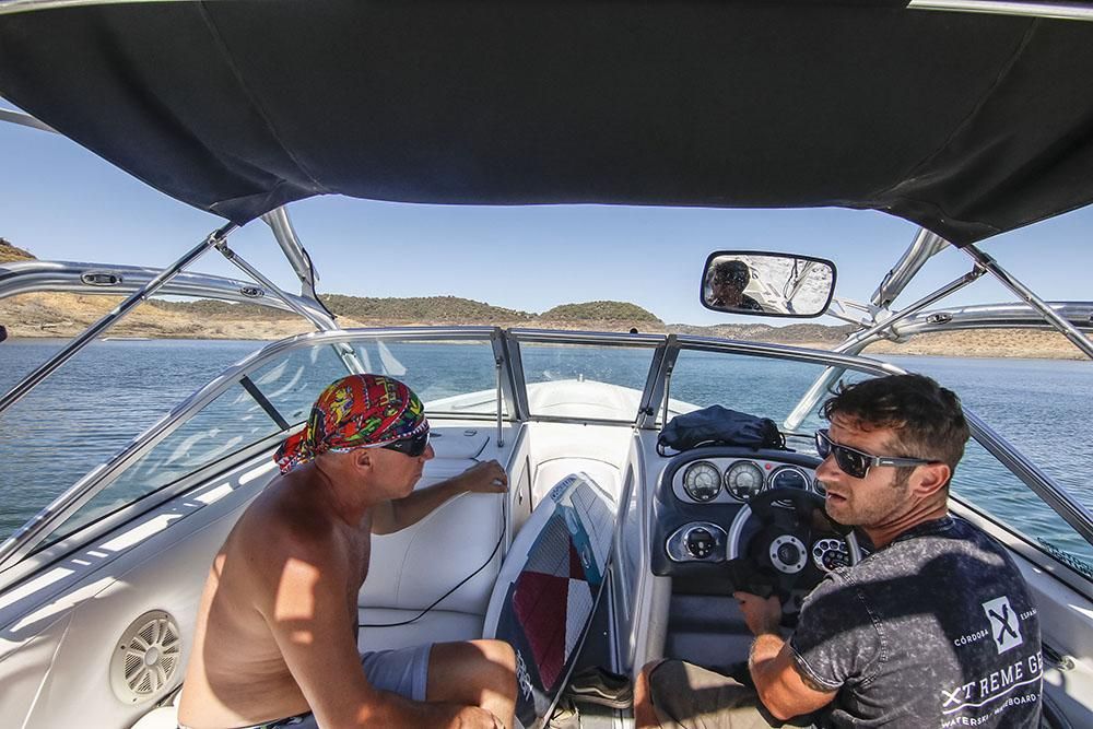 Surfeando en las playas de Córdoba