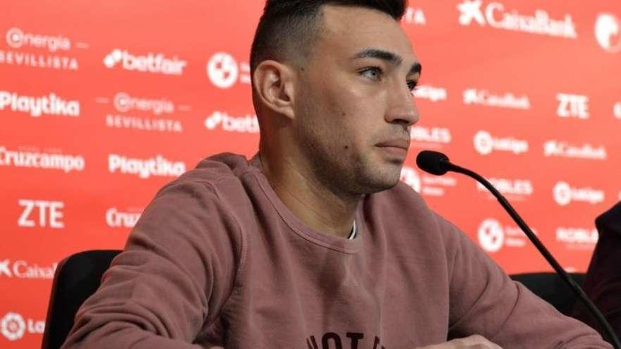 Munir, ayer, en su presentación como nuevo jugador del Sevilla.