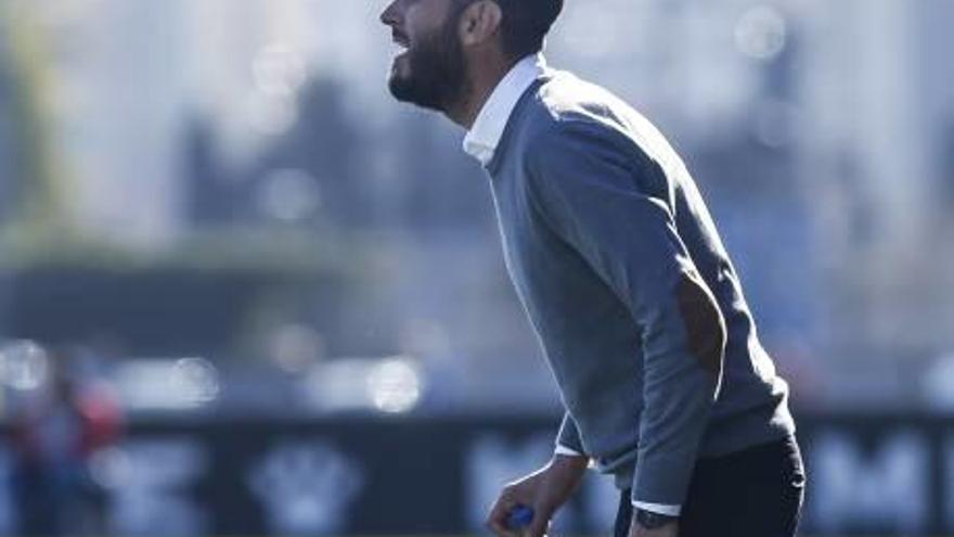 Lluís Planagumà, entrenador del Hércules, ayer, en su regreso a Sant Adrià de Besòs.