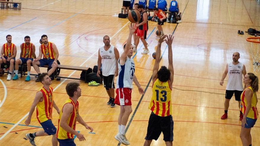 El CB Escolàpies celebra un torneig de pretemporada que es vol consolidar