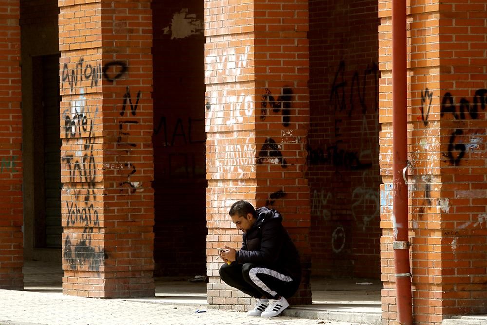 Calma tensa por el coronavirus en los barrios desfavorecidos