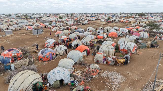 La sequía y los recortes de la ayuda internacional ponen a Somalia al borde de una nueva catástrofe humanitaria: "El riesgo de hambruna es serio"