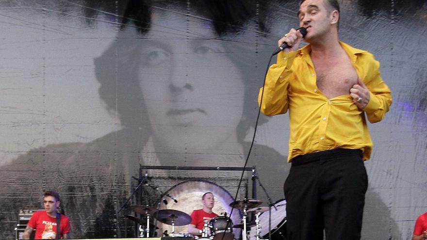 Toros, "torraes", paellas, petardos... ¿Cantará este jueves Morrissey en una València en fallas?