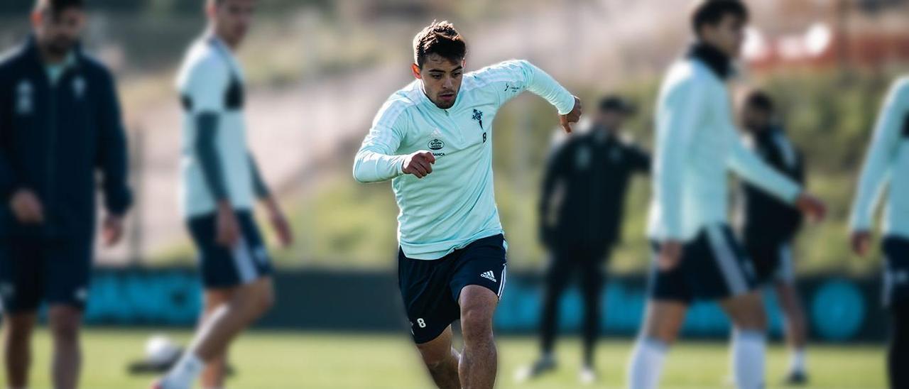 Fran Beltrán, durante un ejercicio durante el entrenamiento de ayer en la ciudad deportiva.