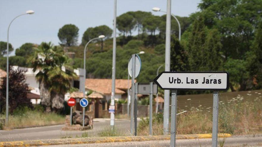 Entrada a la urbanización de Las Jaras.