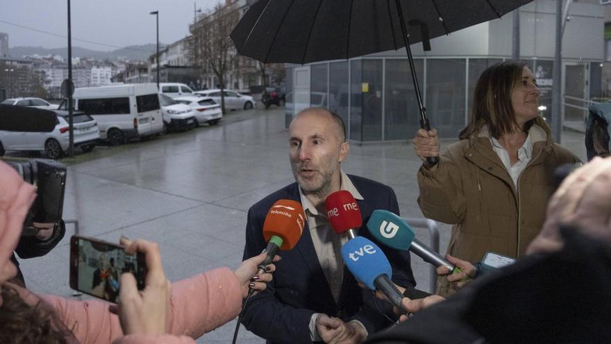 El alcalde de Ourense defiende sus ingresos privados: «A mucha honra, es legítimo; decenas de diputados tienen segundas viviendas arrendadas y tampoco pidieron la compatibilidad»