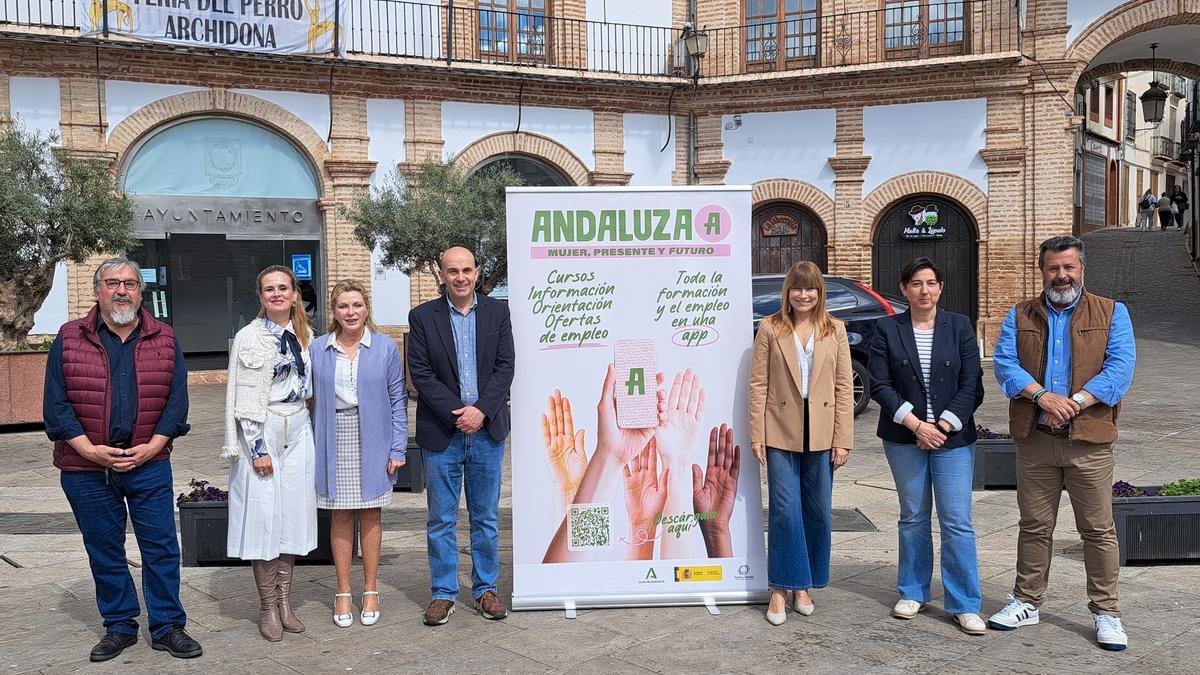 La Junta ha presentado la app de formación y empleo Andaluzaa en Archidona.