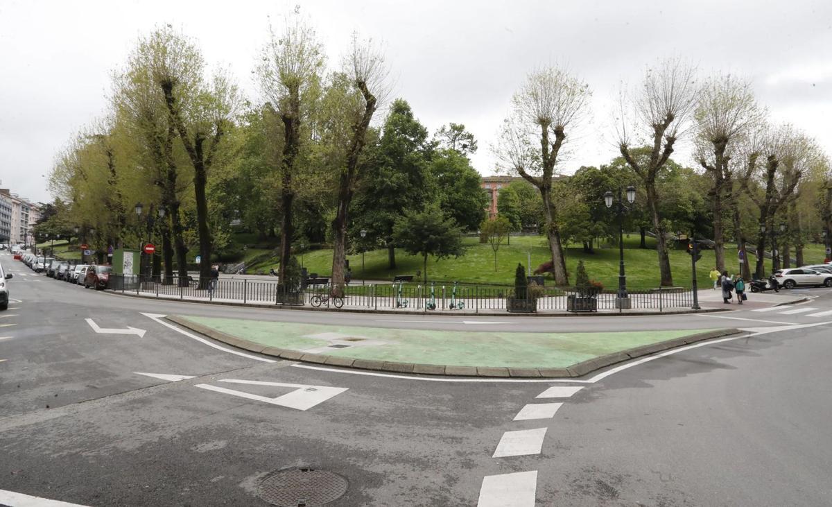 El parque del Campillín visto desde la calle Padre Suárez.