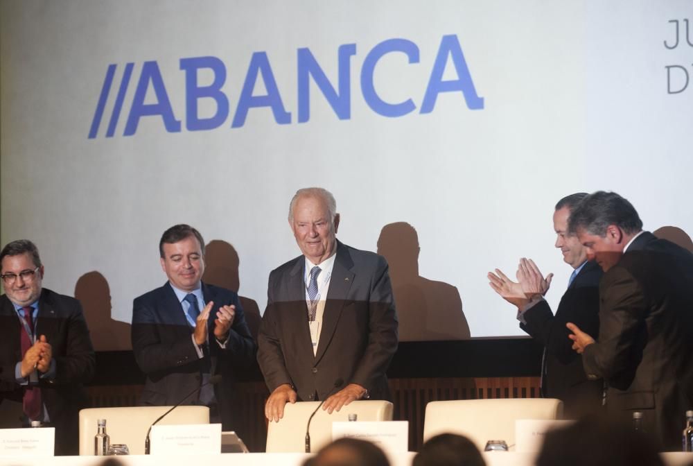 Junta de Abanca: Escotet releva a Etcheverría