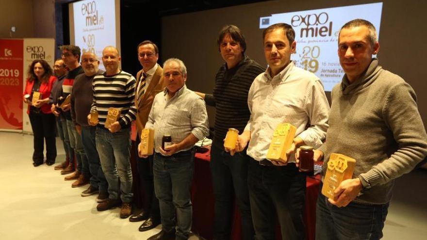 José Manuel Calvo logra el primer premio del concurso de Expomiel en monoflorales claras