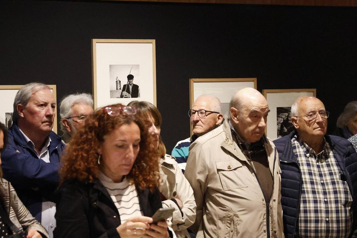 El Pueblu d'Asturies inaugura una exposición fotográfica de Mario Pascual (en imágenes) El Pueblu d'Asturies inaugura una exposición fotográfica de Mario Pascual (en imágenes)