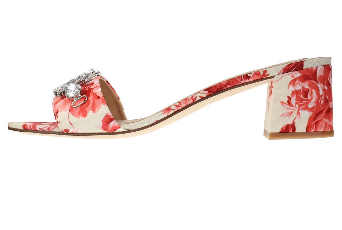 Este Kitten heel destalonado es perfecto para que te subas a la tendencia floral con clase y delicadeza