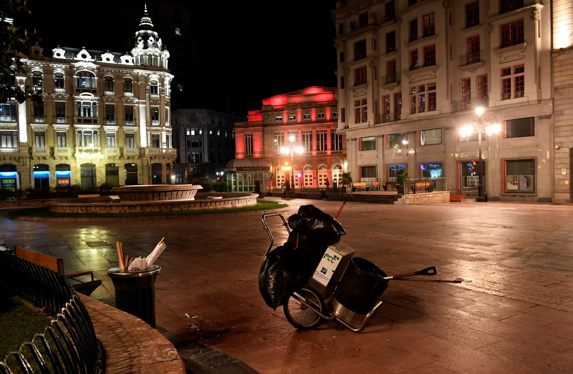 Fin del estado de alarma en Asturias: los jóvenes toman la calle
