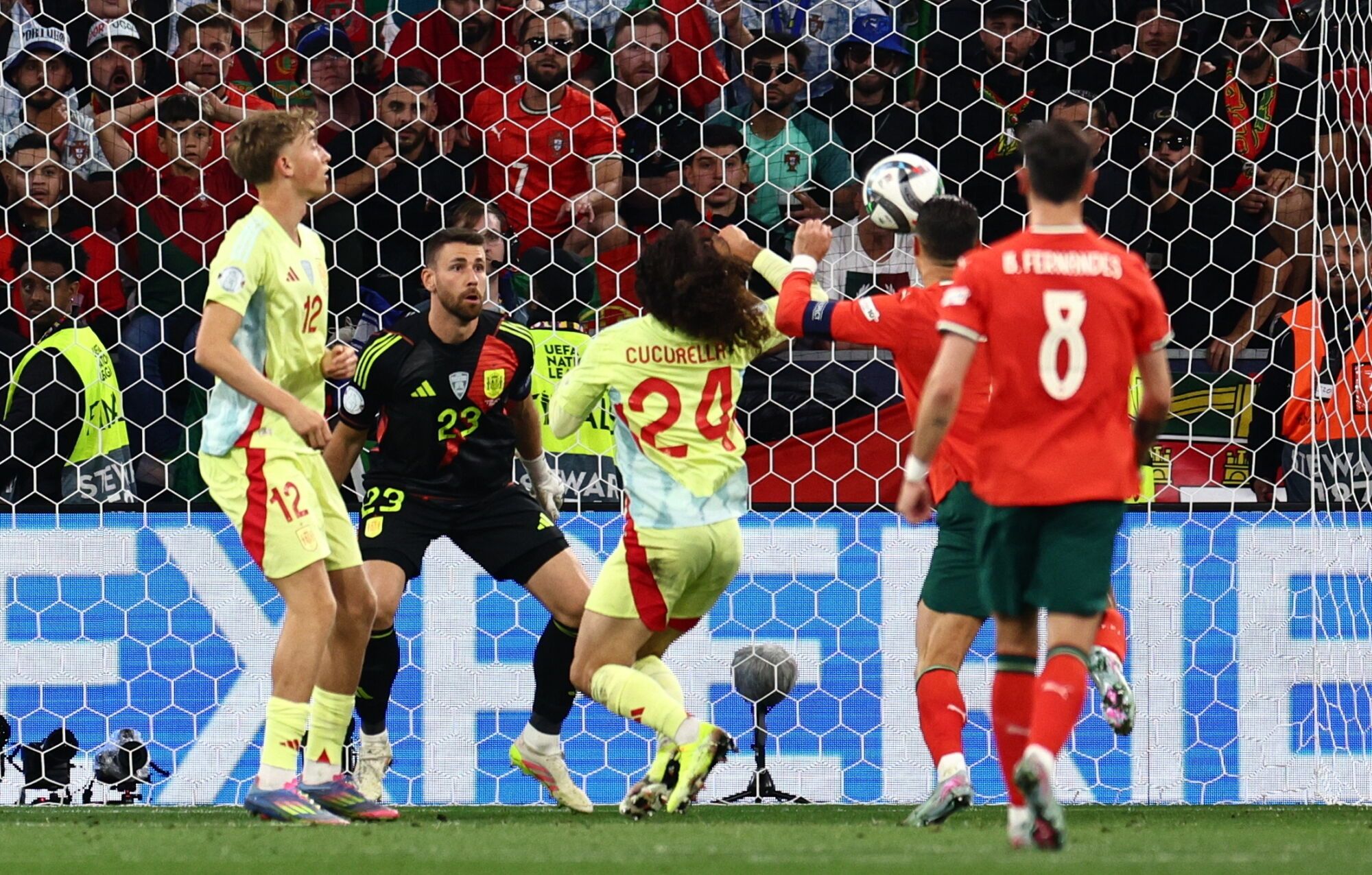 Cristiano Ronaldo celebra el 2-2 durante la final de la UEFA Nations League que han jugado Portugal y España en Múnich, Alemania. EFE/EPA/ANNA SZILAGYI