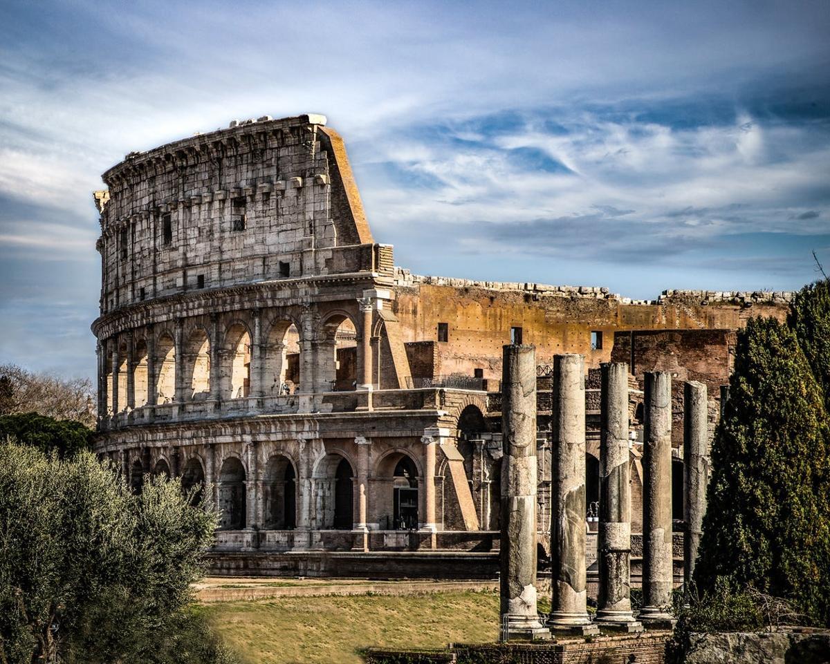 Vista del exterior del Coliseo de Roma