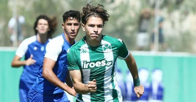 Dimitris Kaloskamis (Panathinaikos) - Mediocentro ofensivo, 17 años