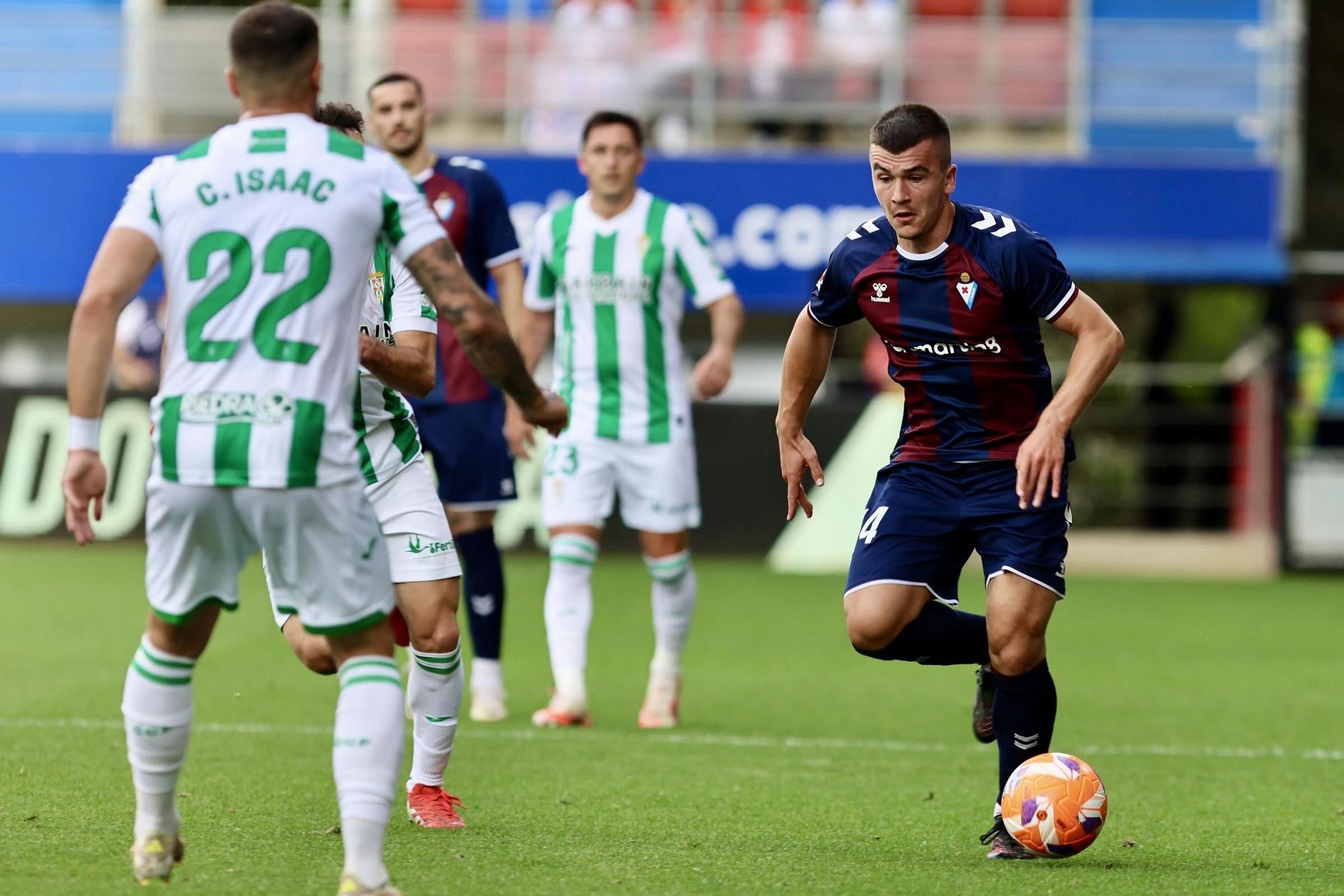 Eibar-Córdoba CF | Las imágenes del partido de LaLiga Hypermotion