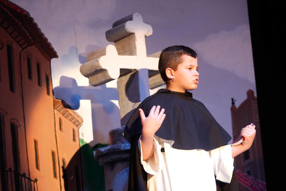 Niños en la representación de los ''''Miracles'''' de Sant Vicent Ferrer