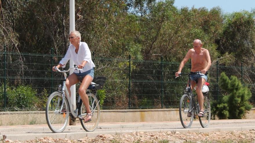 Imagen de la vía verde que discurre entre Torrevieja y Los Montesinos