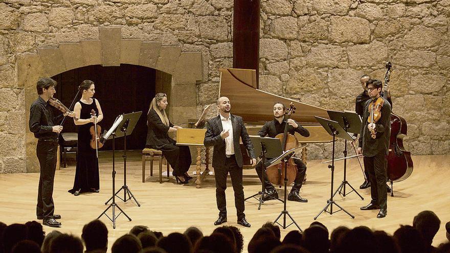 Fagioli, en el centro, ayer, en el Auditorio, con los integrantes de &quot;Il Pomo D&#039;Oro&quot;.