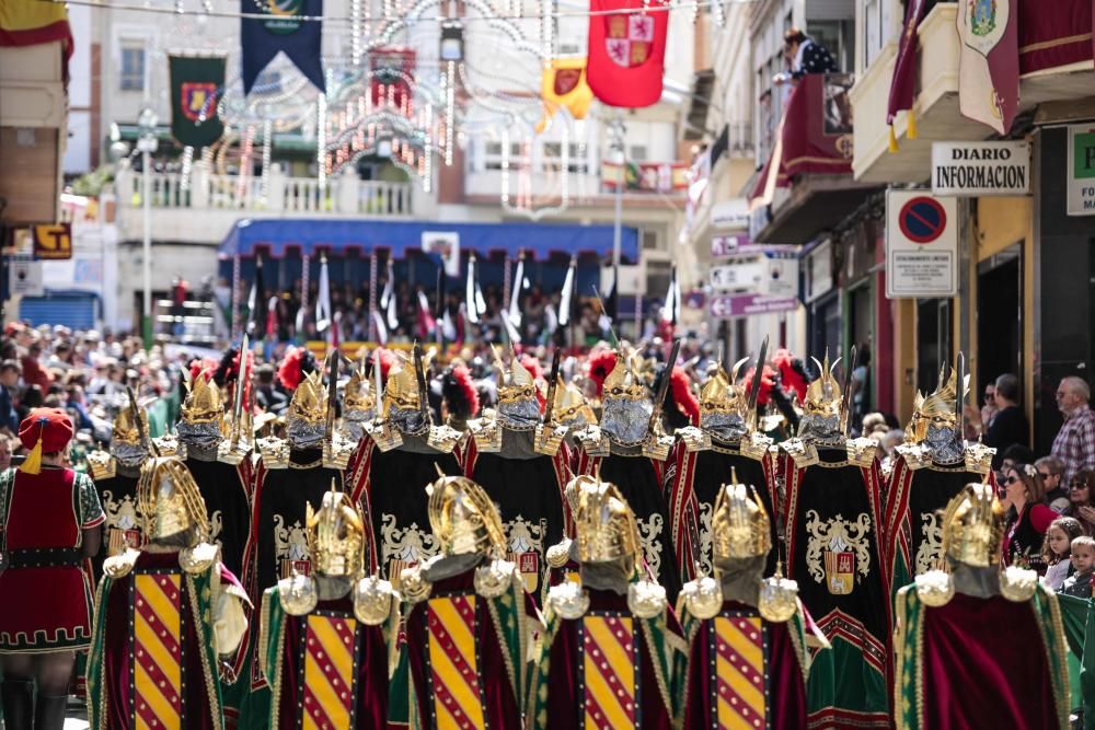 La comparsa Labradores presenta un boato muy participativo y primaveral, y con la interpretación del pasodoble Sueños Festeros logró emocionar al numeroso público