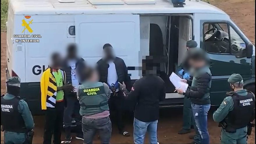 Asesinatos en cayucos a Canarias: la ley del machete y el ‘guiri-guiri’