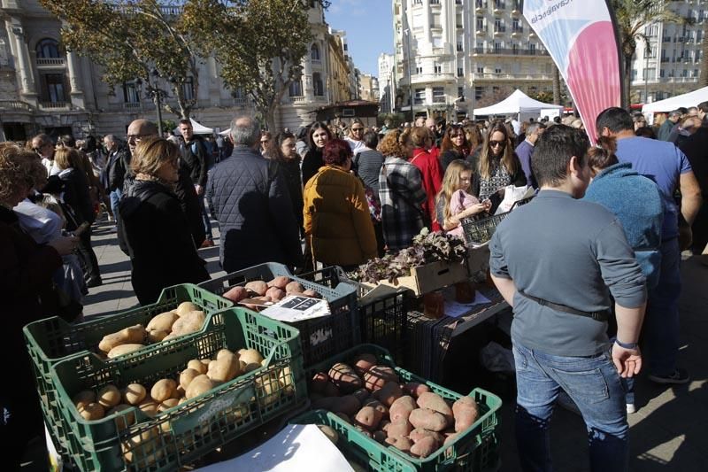 Los productos de proximidad llegan a la ciudad en "De l'horta a la plaça"