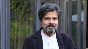 Pankaj Mishra, escriptor i intel·lectual indi: «Israel deshonra la memòria de l’Holocaust de forma molt perillosa»