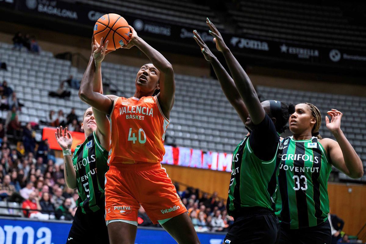 Alexander impuso su ley bajo los aros