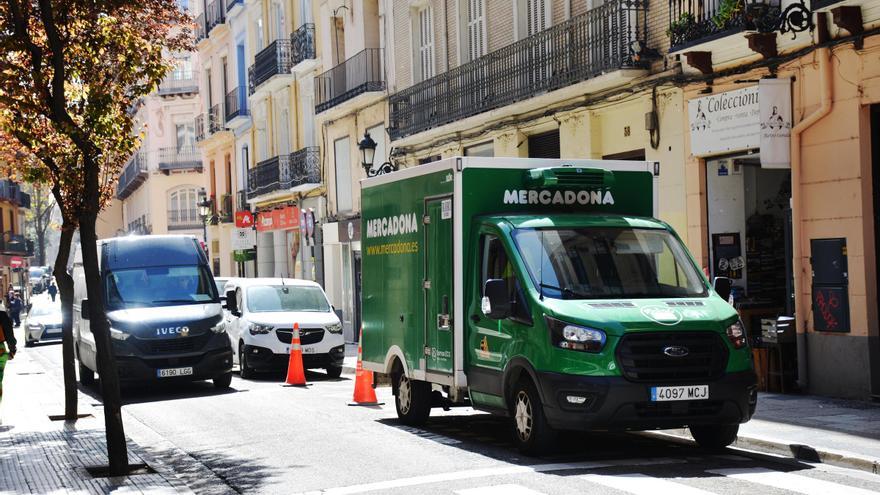 La calle Manifestación pasa del bombo y el tambor a la piqueta