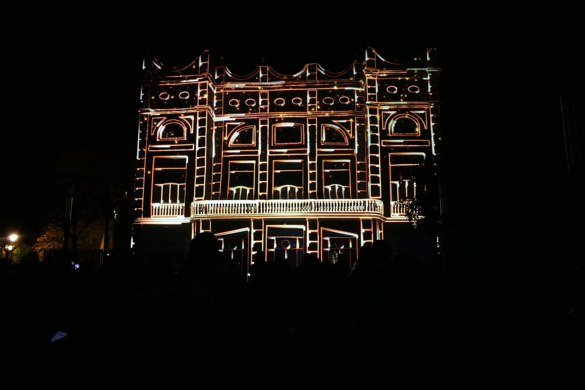 El «mapping» nadalenc de Figueres pica l'ullet al centenari dels Pastorets de Figueres