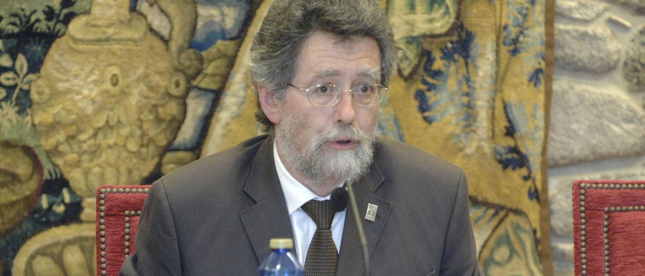 O poeta, narrador, ensaísta e tradutor, membro da RAG, Darío Xohán Cabana (1952-2021).