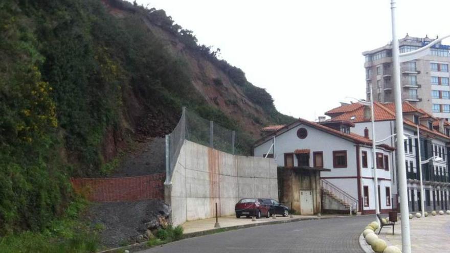 Argayo en el monte Fuxa de Candás ayer.