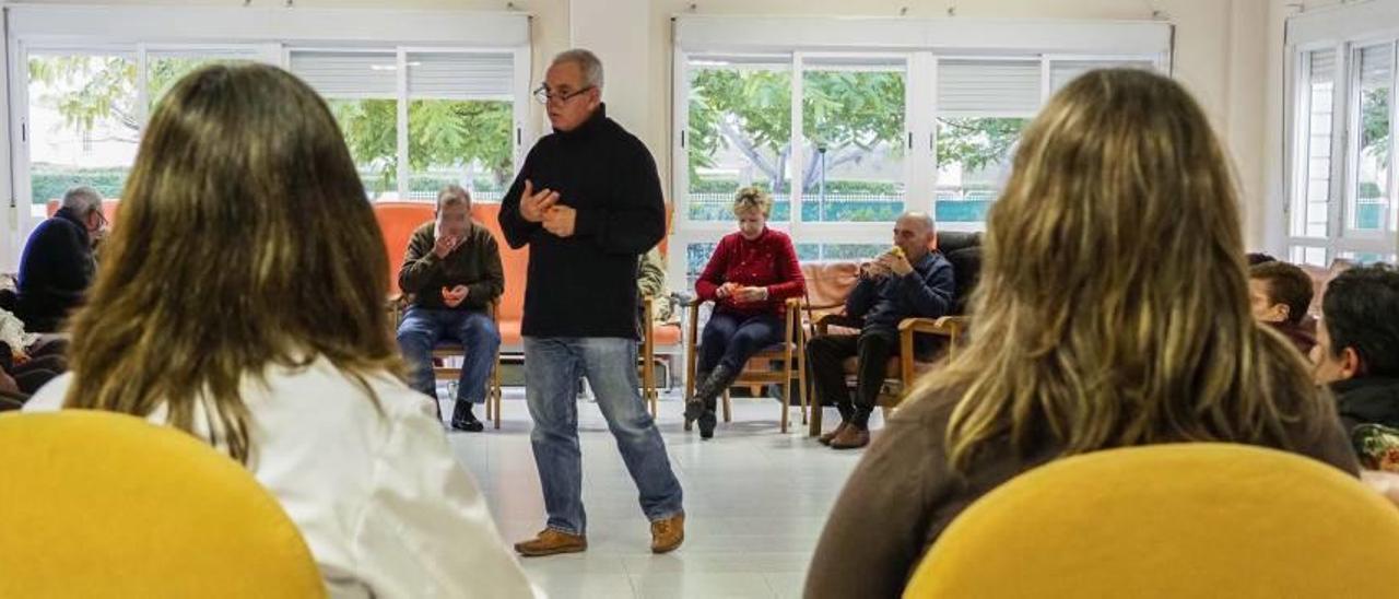 El programa piloto ha arrancado con los pacientes de la Asociación de Alzhéimer de Alicante.