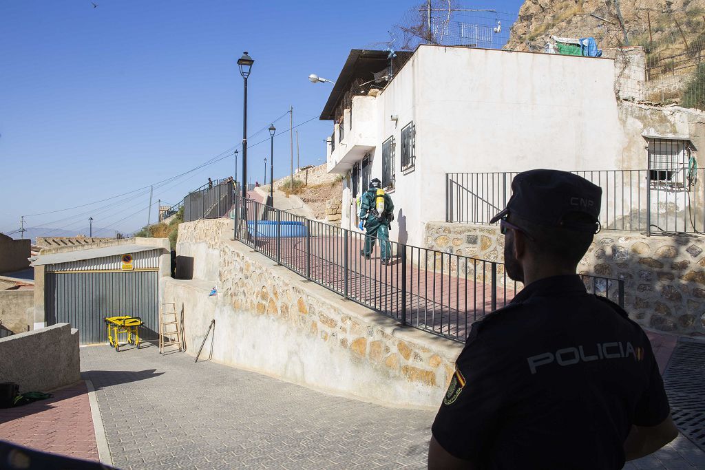 Encuentran muerto a un vecino de Lorca desaparecido encajado en el hueco entre dos casas