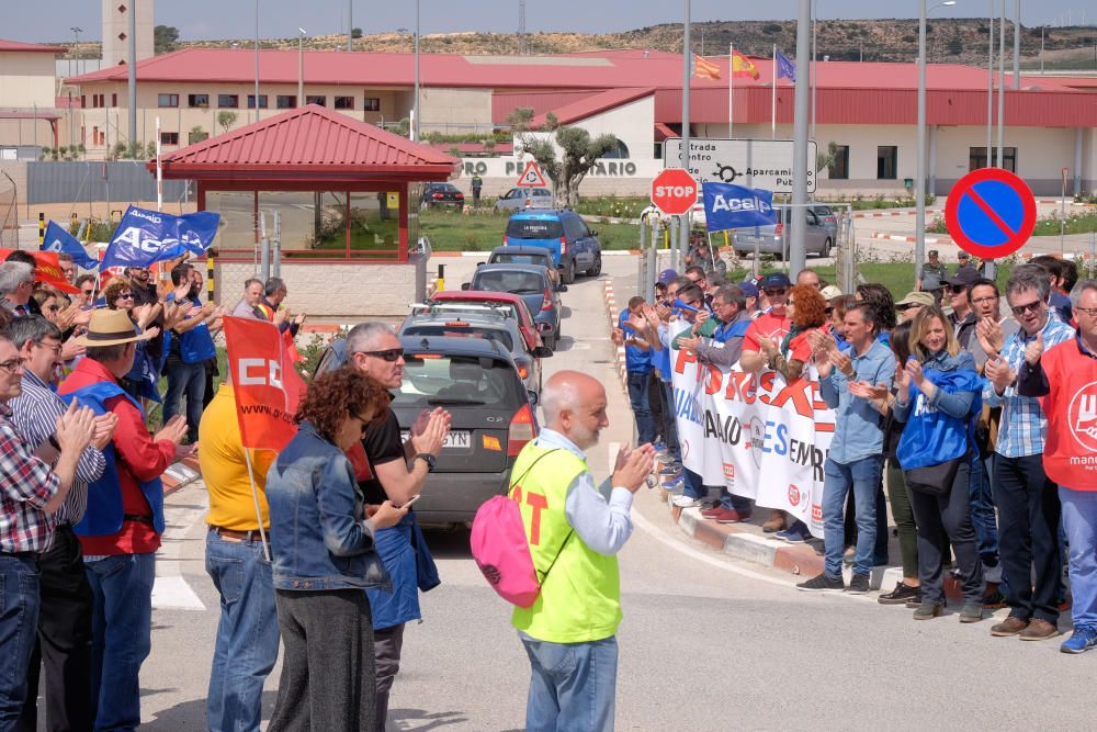 Tensión en la cárcel de Villena por la protesta de los funcionarios