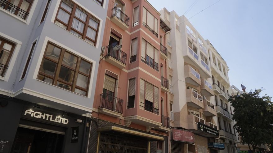 Preocupación ante la demolición de un edificio parcialmente protegido en Alicante