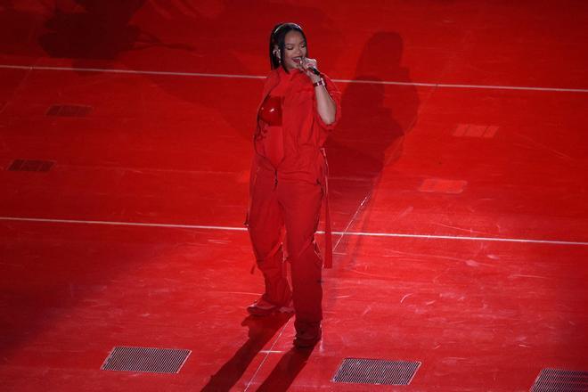 Así ha sido la espectacular actuación de Rihanna en la Super Bowl