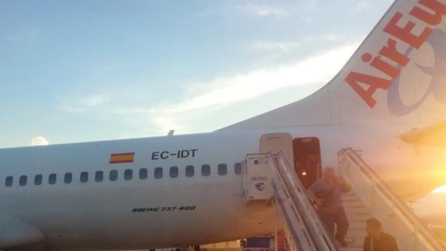 Un vuelo Madrid-Tenerife Norte regresa a tierra por un fuerte olor a quemado