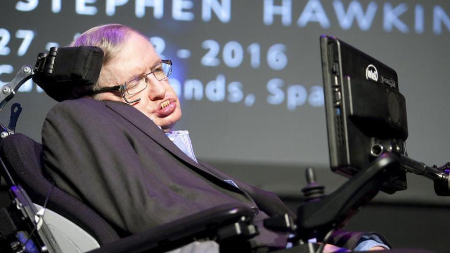 Hawking durante su charla en Tenerife.