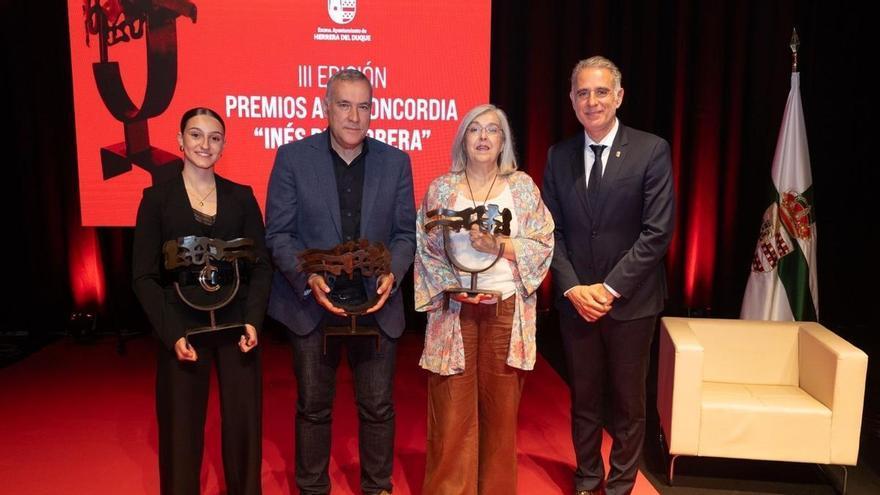 Herrera del Duque premia la concordia de Xabier Fortes, Fundación Mujeres y Candela Peña