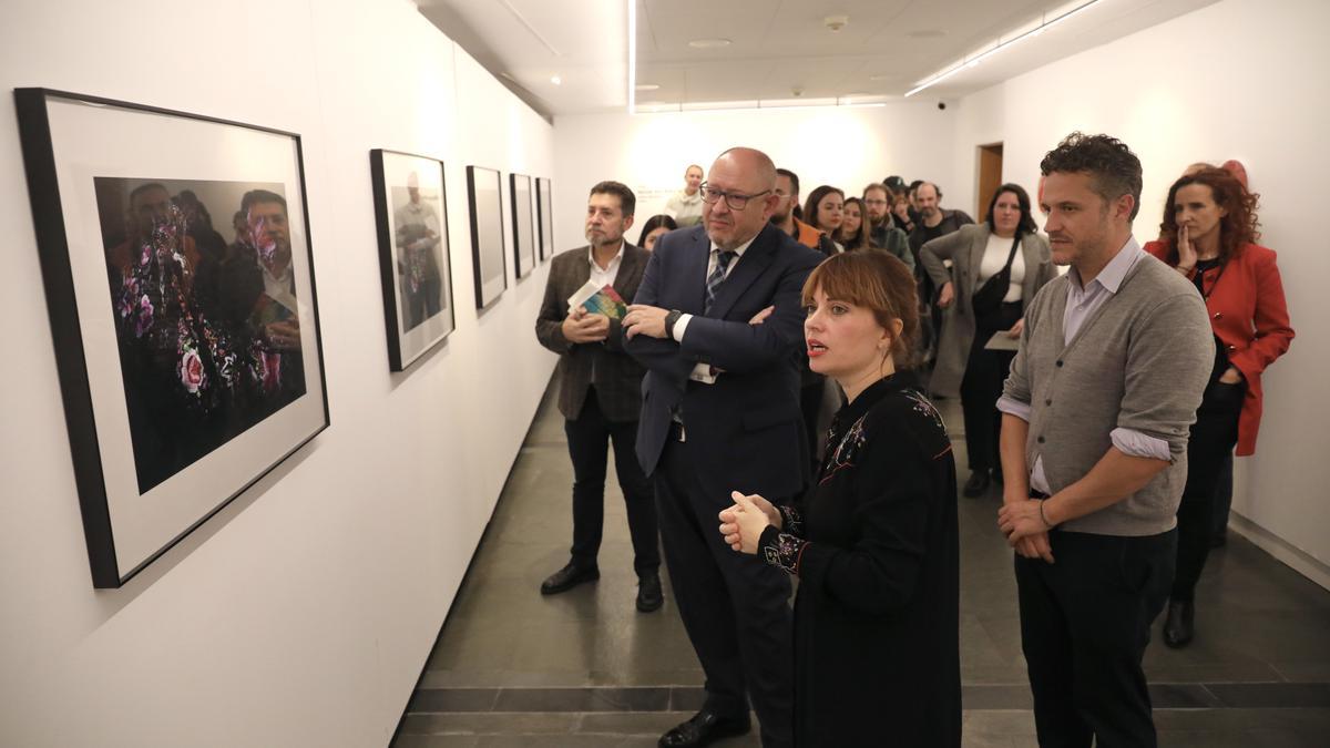 Un momento de la inauguración de la muestra.