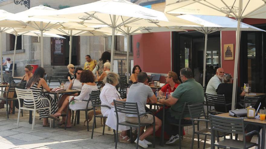 Los servicios generan más del 60% de los empleos en los municipios más poblados