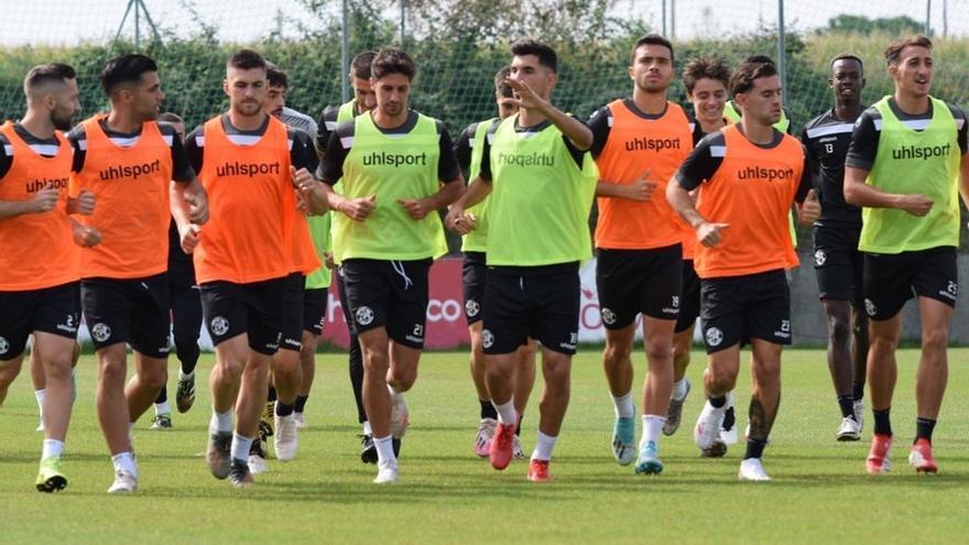 Los jugadores del Zamora, en un entrenamiento