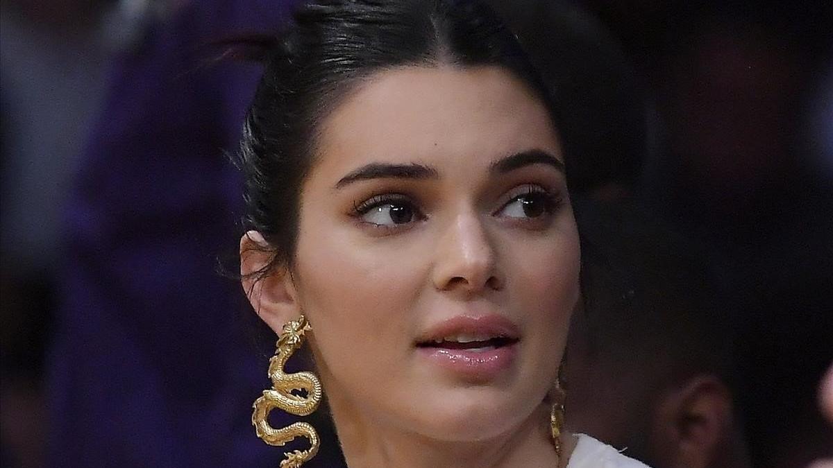 lmmarco46765886 kendall jenner watches during the first half of an nba baske200521112425