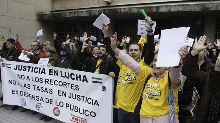 El 90% de los jueces extremeños secunda la huelga, según los convocantes, y el 62,5%, según el TSJEx