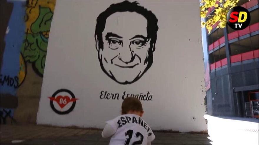 La familia de Españeta se emociona con el mural homenaje