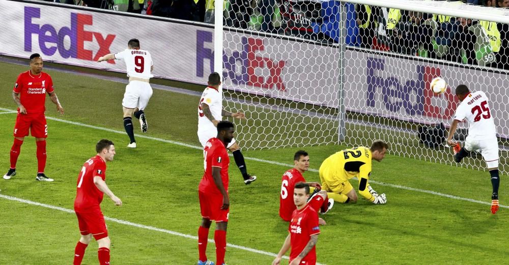 Las mejores imágenes de la final entre el Liverpool y el Sevilla.