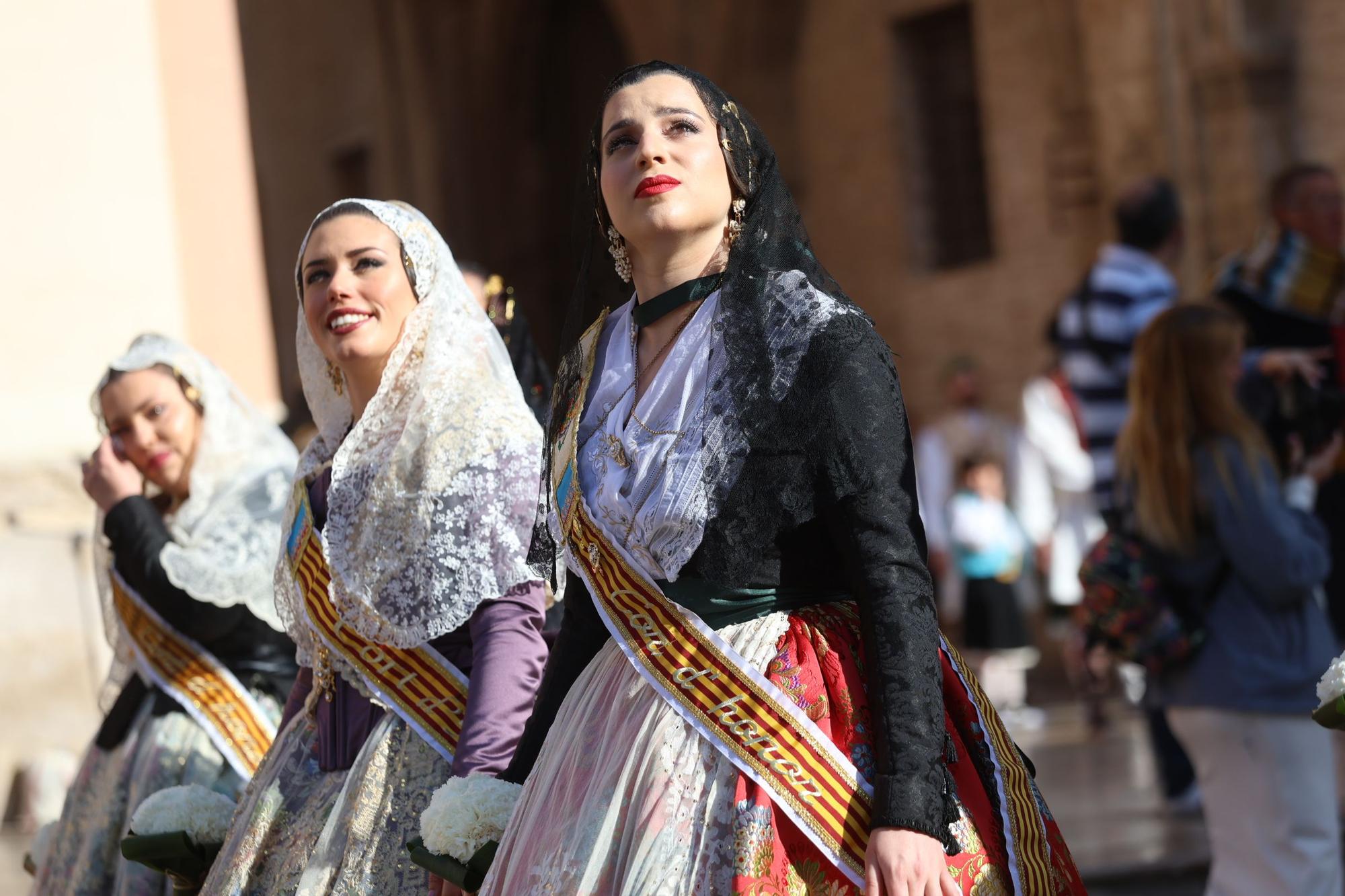 Ofrenda Fallas 2023 | Las fotos más emotivas y especiales del 17 de marzo